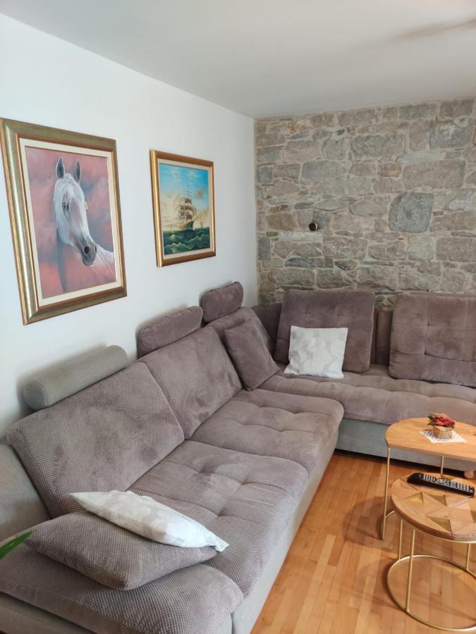 Apartment Elena Rooms Split Buitenkant foto
