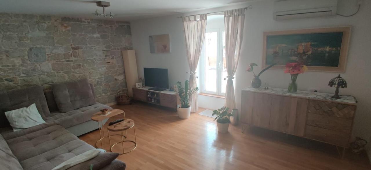 Apartment Elena Rooms Split Buitenkant foto