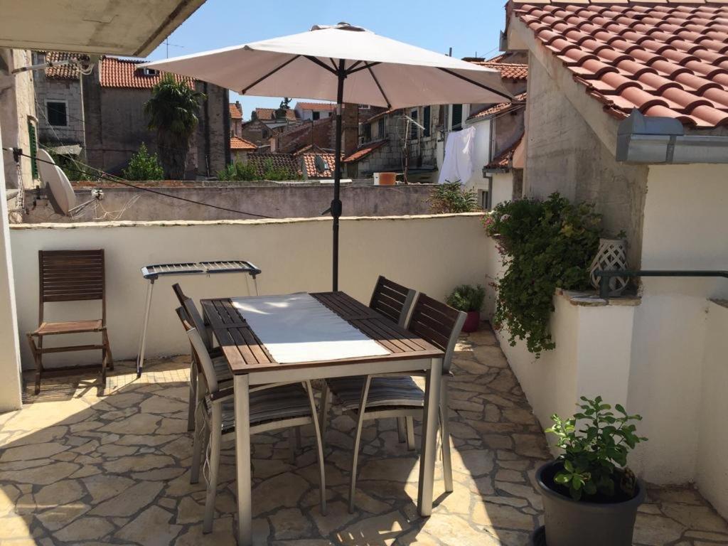 Apartment Elena Rooms Split Buitenkant foto